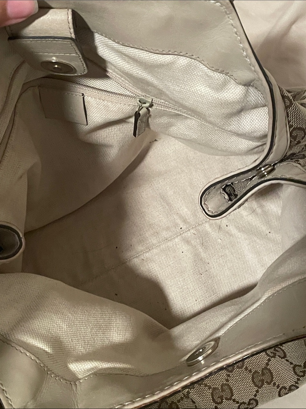 Gucci “Sukey” Beige GG Canvas Tote with Cream Trim and Gold Ring - Picture 5 of 15